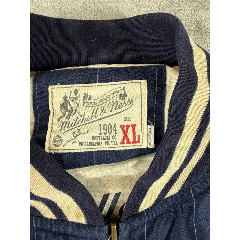 Minnesota Twins Mitchell & Ness Zip Up Jacket Size XL